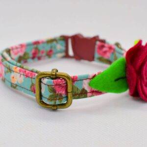 Roses collar with felt rose