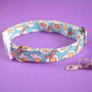 Cat collar with bell ‘Bacon & Eggs ‘ with breakaway/quick release buckle