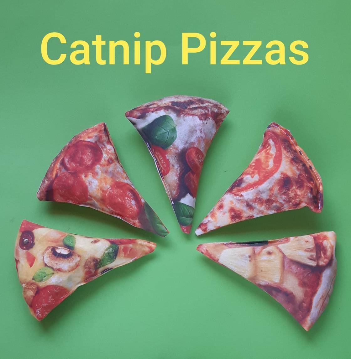 Realistic pizza cat toy – handmade catnip toy filled with fresh catnip – kitten toys, catnip kicker – exclusive design by Crafts4Cats